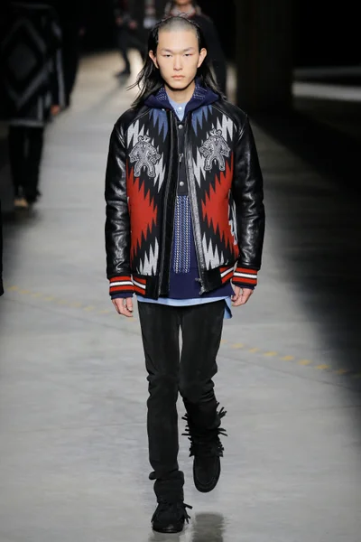 Look 28